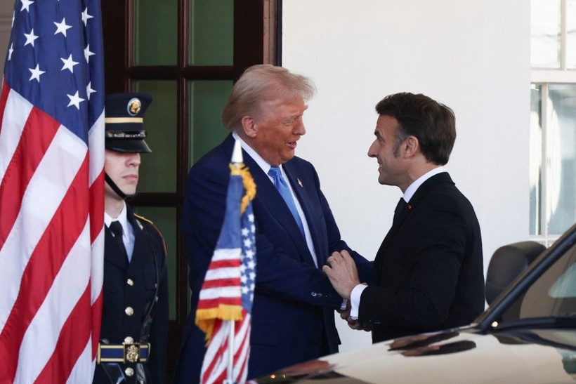 Trump ve Macron'un tokalaşma savaşı - Resim: 8