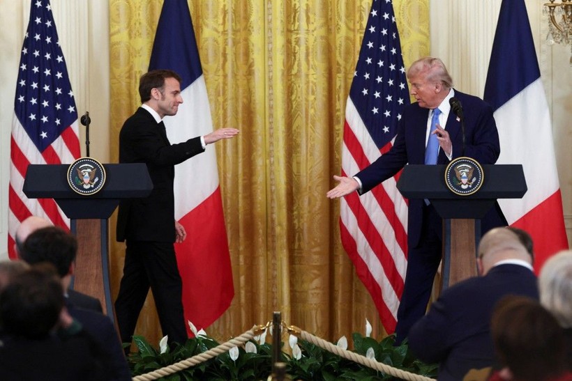 Trump ve Macron'un tokalaşma savaşı - Resim: 12