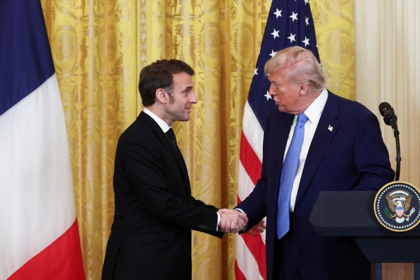 Trump ve Macron'un tokalaşma savaşı - Resim: 13