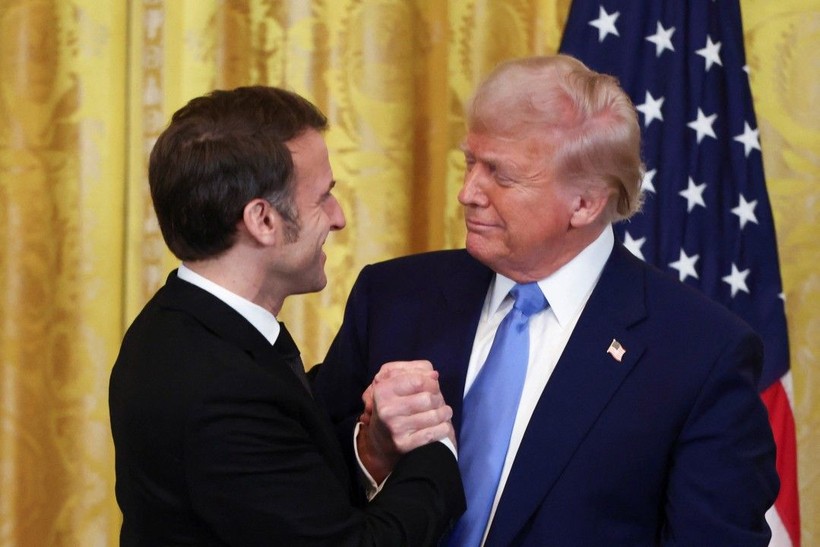 Trump ve Macron'un tokalaşma savaşı - Resim: 15