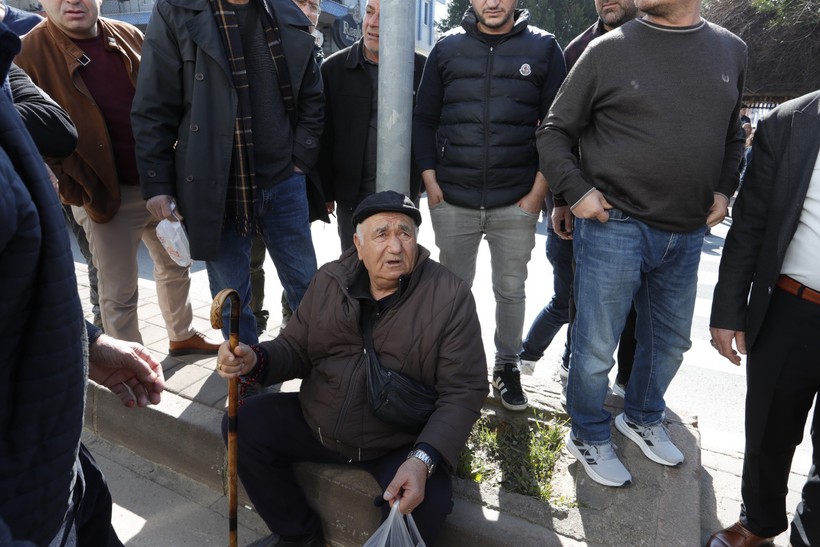 Beraber yürüdüğü arkadaşı TIR'ın altında kaldı: 'Vay Ali'm vay' - Resim : 2