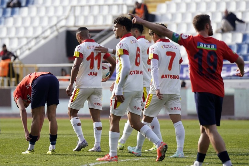 Göztepe'den Kasımpaşa'da gol şov: Çeyrek final 5 farkla geldi - Resim : 1