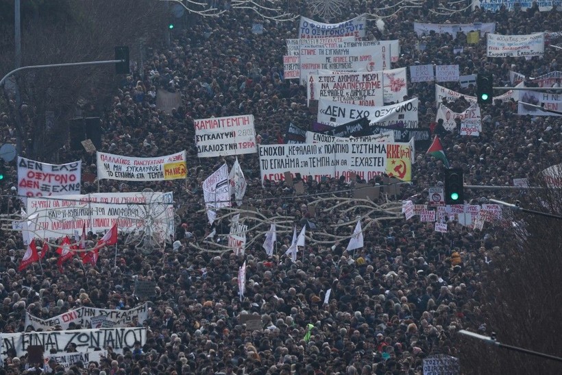 Yunanistan'da hayat durdu: 57 kişinin öldüğü tren faciası için yüz binler sokakta - Resim: 17