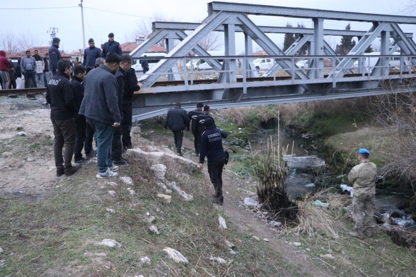 Alarma geçildi: 4 yaşındaki Nazlı her yerde aranıyor - Resim: 8