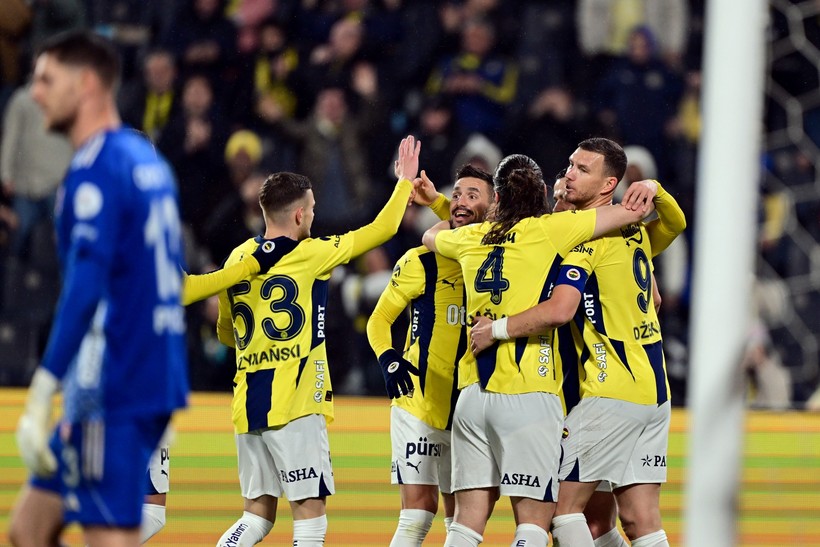 Fenerbahçe Antalyaspor'u rahat geçti, şampiyonluk umutlarını yeşertti - Resim : 2