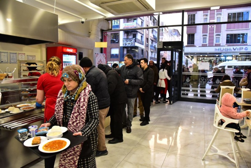 Hayırseverler, Kent Lokantaları'nda iftar sofraları kuruyor - Resim : 1