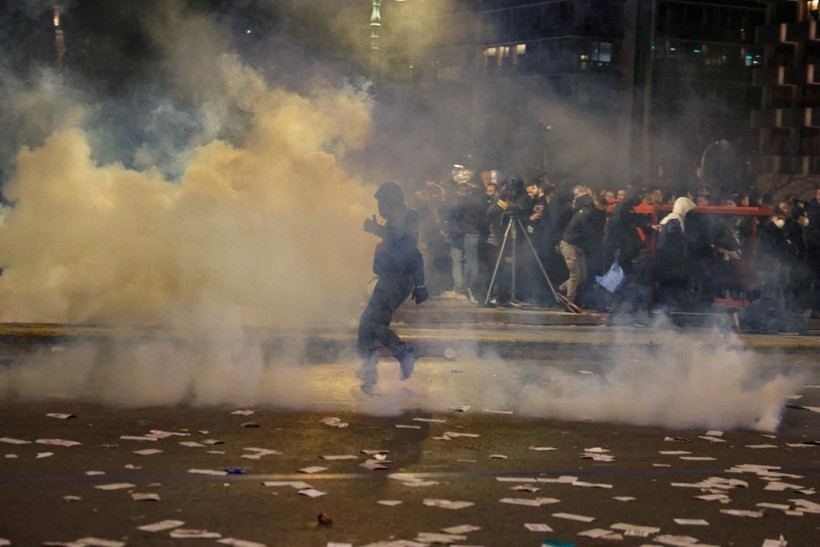 Tren faciasının ikinci yılında Yunanistan savaş alanına döndü - Resim: 12