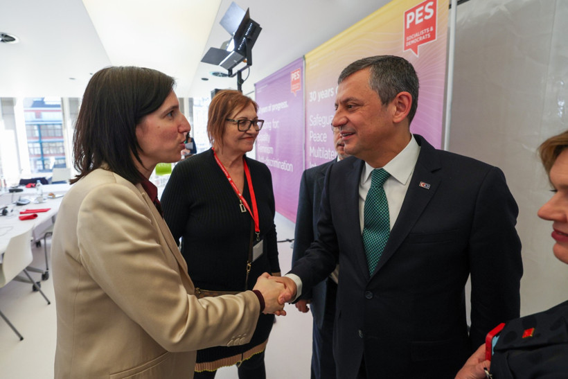 Özel: AB ile demokrasi üzerinden müzakere edilmeli - Resim : 2