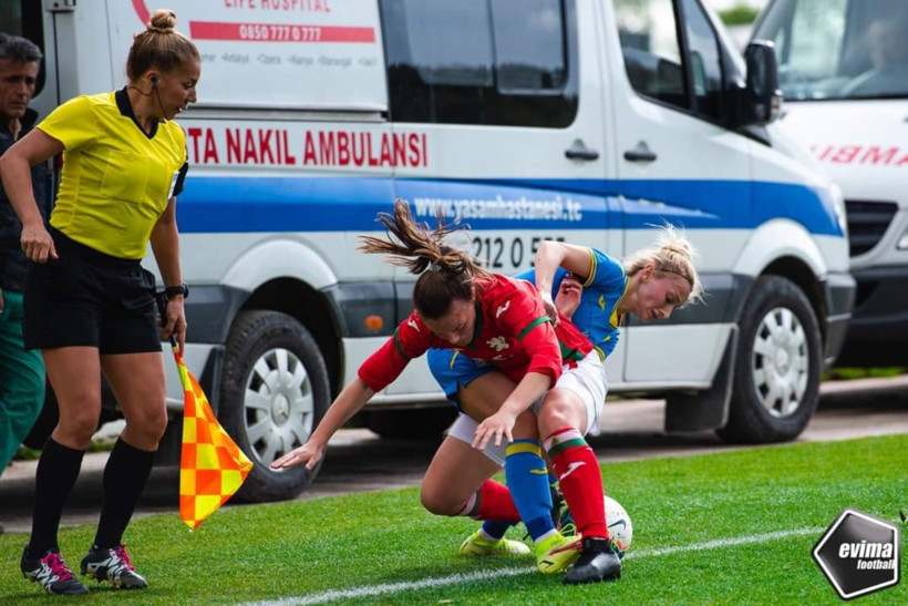 Kadın hakemlerden mesaj var: Sahada kadın-erkek diye bir şey yok - Resim : 1