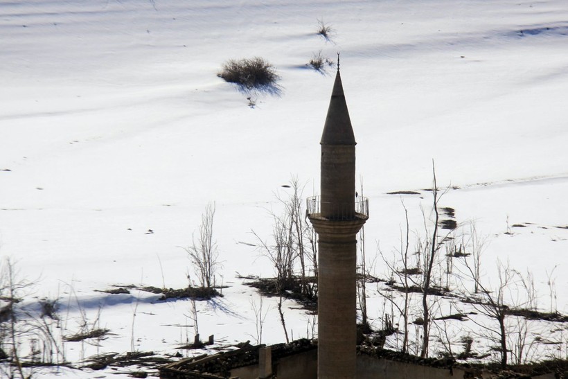 Sivas'ta baraj altında kalan köy sular çekilince ortaya çıktı - Resim: 9