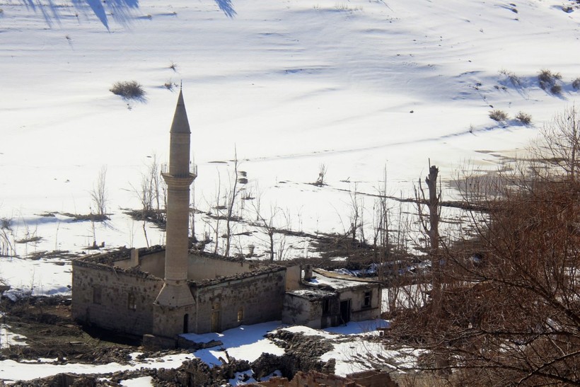 Sivas'ta baraj altında kalan köy sular çekilince ortaya çıktı - Resim: 10