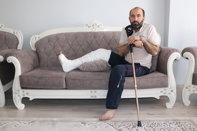 'Gel konuşacağız' deyip bacağını kırdılar - Resim : 1