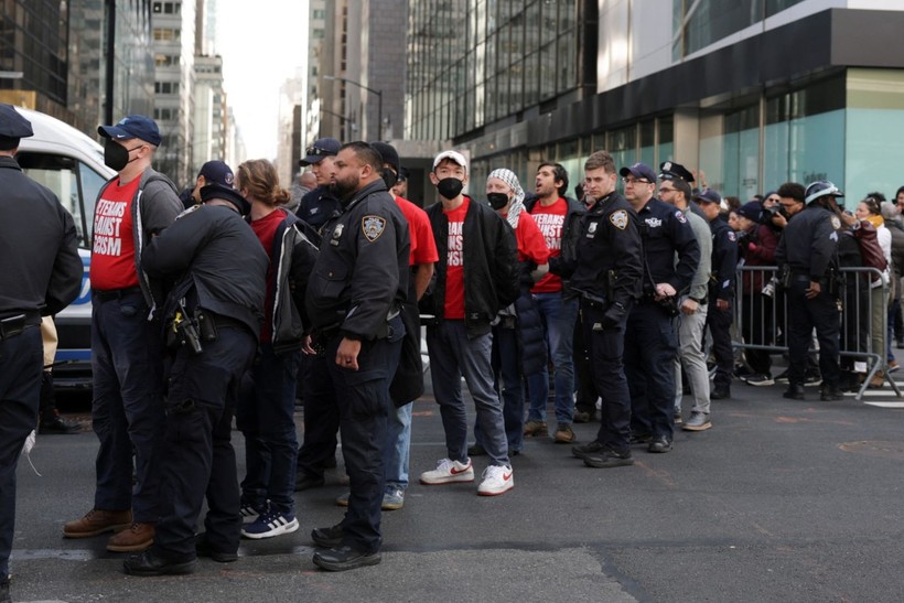 Trump Tower karıştı: 98 kişi gözaltına alındı - Resim: 11