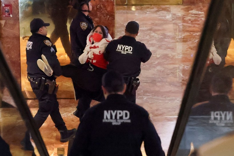 Trump Tower karıştı: 98 kişi gözaltına alındı - Resim: 2