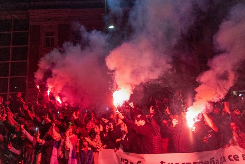 Sırbistan'da on binler yolsuzluğa karşı ayaklandı - Resim: 6