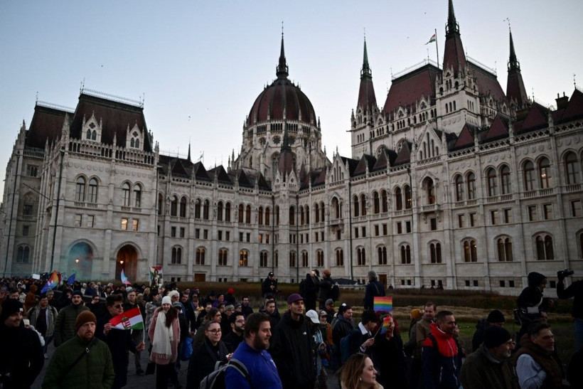 AB ülkesindeki LGBTİ+ yasağı protesto edildi, vali protestoculara destek çıktı - Resim: 3