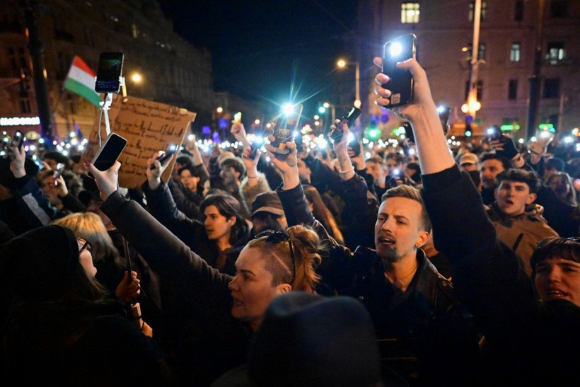 AB ülkesindeki LGBTİ+ yasağı protesto edildi, vali protestoculara destek çıktı - Resim: 8