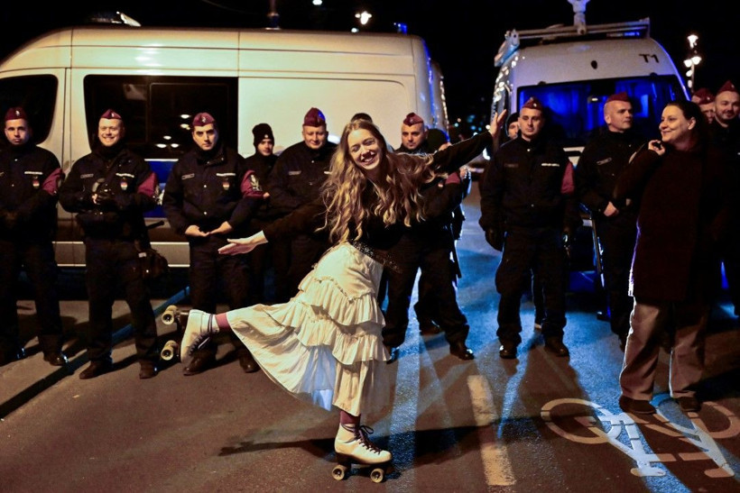 AB ülkesindeki LGBTİ+ yasağı protesto edildi, vali protestoculara destek çıktı - Resim: 15