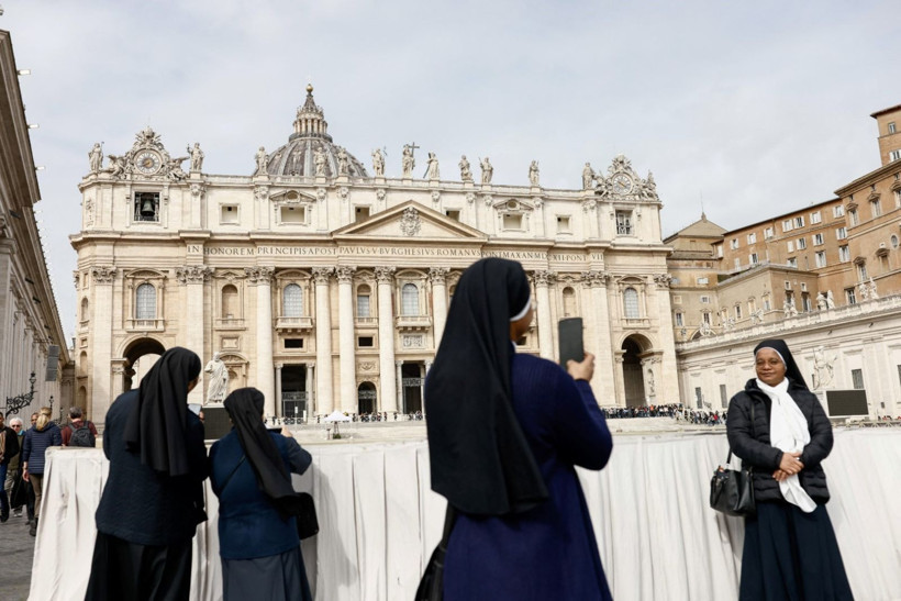 Papa haftalar sonra halkı selamladı - Resim: 6