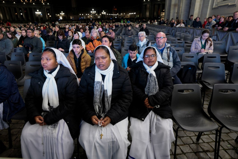 Papa haftalar sonra halkı selamladı - Resim: 8
