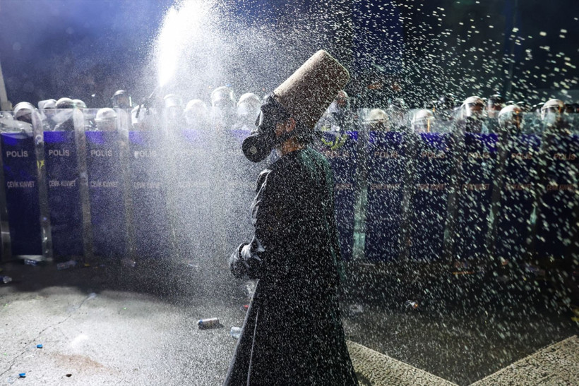 Saraçhane'de ilginç anlar: Mevlevi'yi biber gazına boğdular - Resim: 9