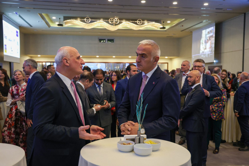 Yunan Büyükelçi: Hiçbir şey aşırılığa kaçmamalı - Resim : 1