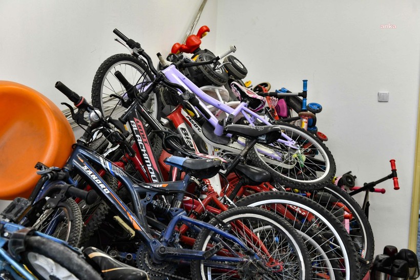 Toplu taşıma araçlarında unutulan ilginç eşyalar: Motorlu testere, alkolmetre... - Resim: 10