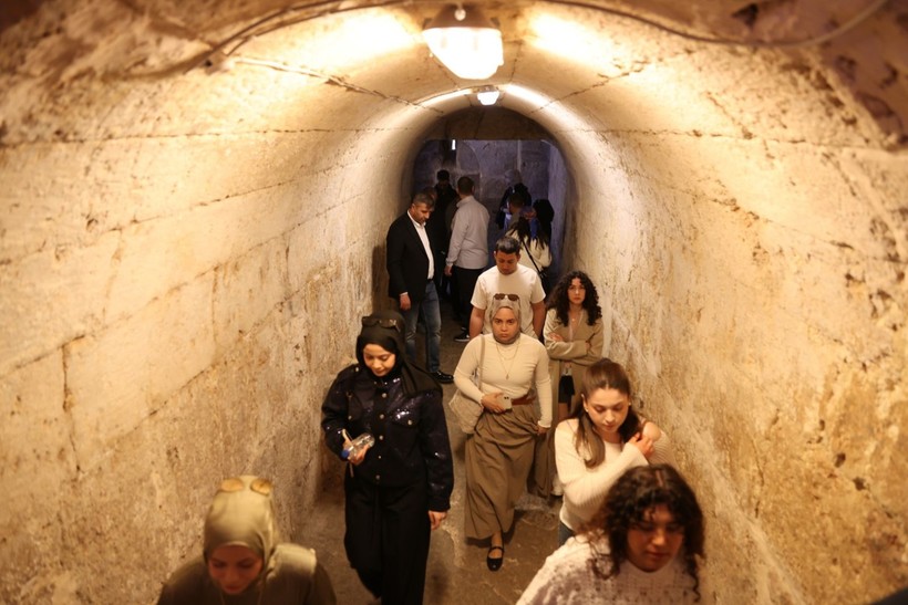 Mardin’de bayram yoğunluğu! Oteller tamamen doldu, turistler akın etti - Resim: 7