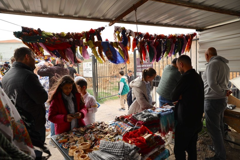 Mardin’de bayram yoğunluğu! Oteller tamamen doldu, turistler akın etti - Resim: 9