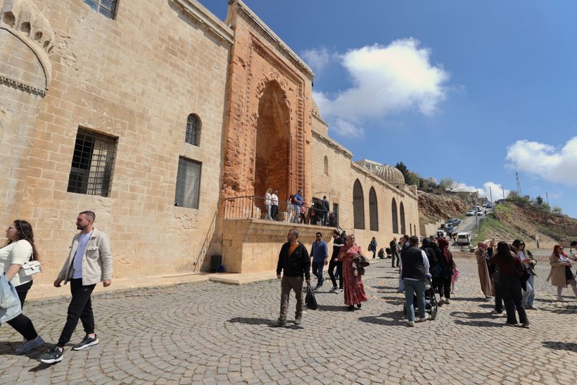 Mardin’de bayram yoğunluğu! Oteller tamamen doldu, turistler akın etti - Resim: 14
