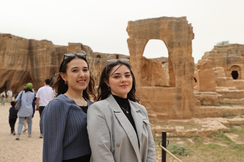 Mardin’de bayram yoğunluğu! Oteller tamamen doldu, turistler akın etti - Resim: 20