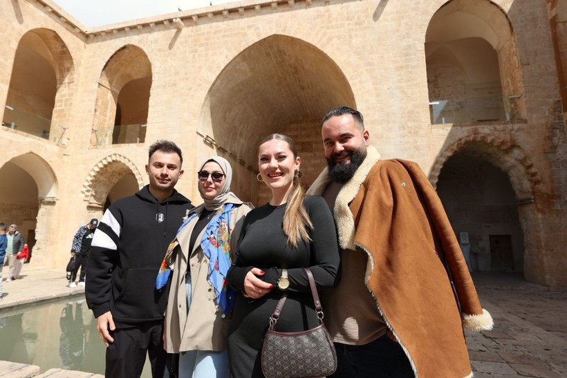 Mardin’de bayram yoğunluğu! Oteller tamamen doldu, turistler akın etti - Resim: 21