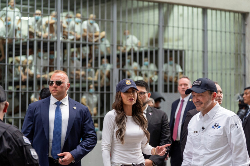 Trump'ın bakanının pozu yine olay yarattı - Resim : 1