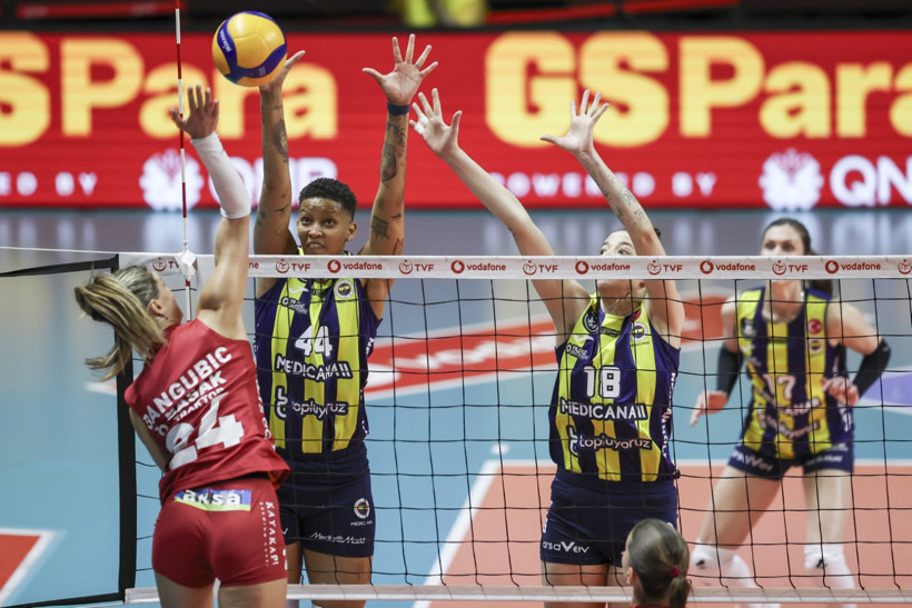 İlkin Aydın polis pankartını tutmadı: Boykota destek vermişti - Resim : 2