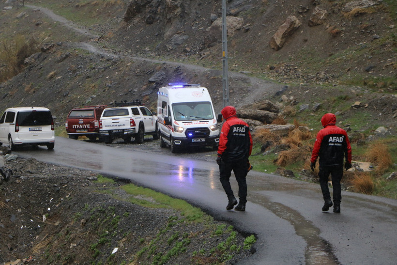 60 yaşındaki kadından haber yok: Eşinin can verdiği derede aranıyor - Resim : 1