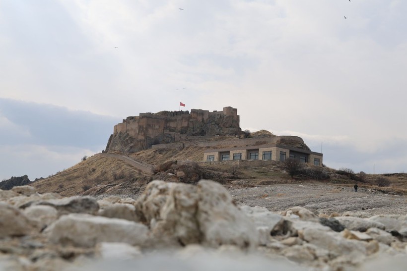 Sular çekilince Pertek Kalesi'ndeki Urartu savunması ortaya çıktı - Resim: 1