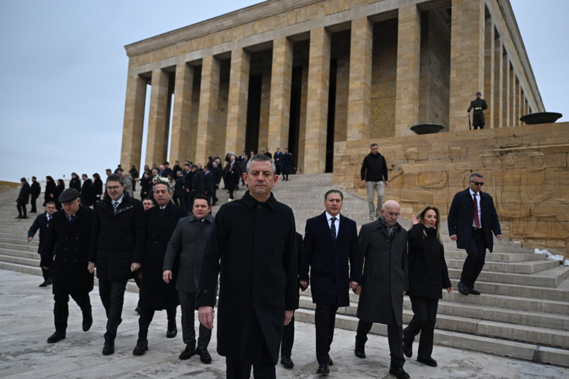 Özel'den Anıtkabir Özel Defteri'ne: Darbeyi püskürttük - Resim : 3