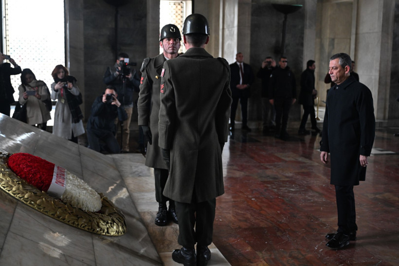 Özel'den Anıtkabir Özel Defteri'ne: Darbeyi püskürttük - Resim : 2