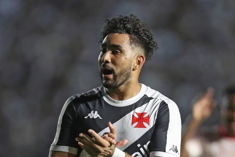 Ünlü futbolcudan 'cinsel şiddet' savunması: "İdrarımı kendi rızasıyla içti!" - Resim : 1