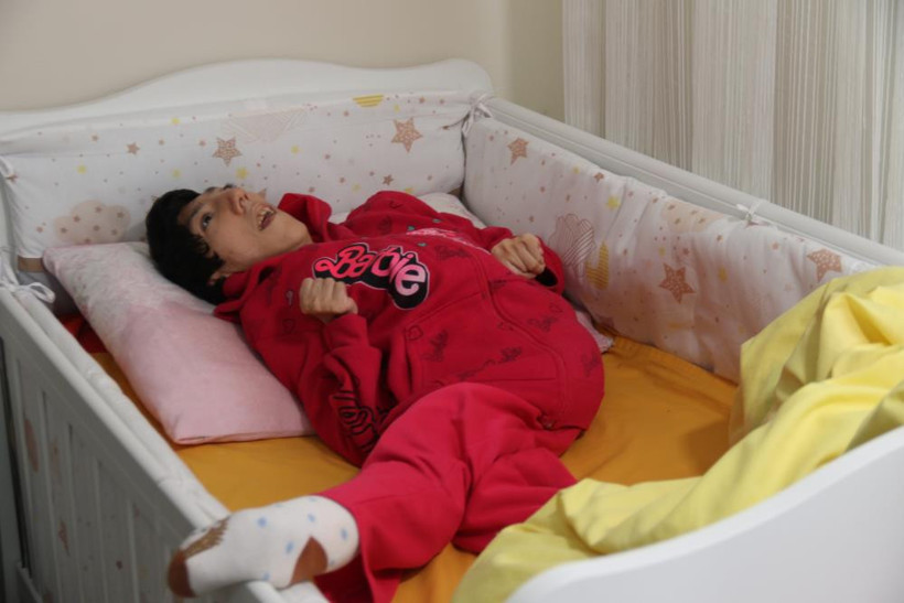 Eşi 'Ne haliniz varsa görün' deyip terk etti: '33 yıldır tek başıma bakıyorum' - Resim : 1