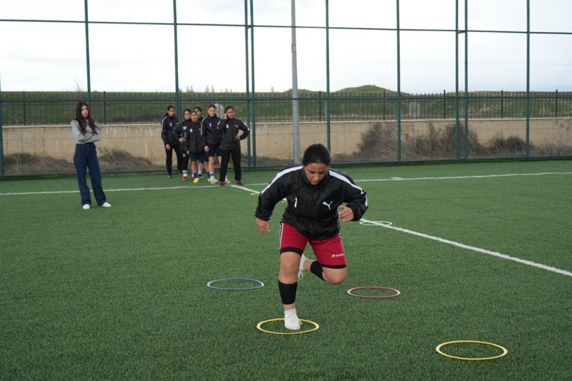 'Çocuk yaşta gelinliğin' önüne geçmek için kuruldu: Şampiyonluğa koşuyor - Resim : 2