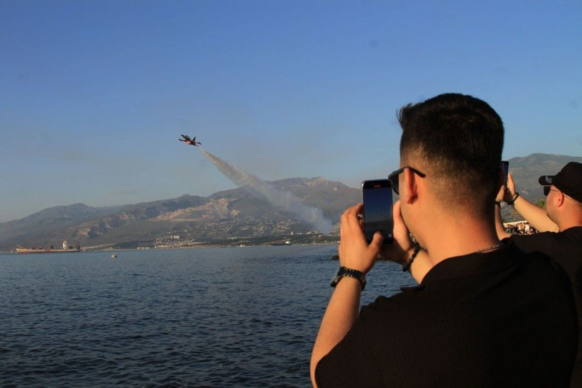 Türk Yıldızları'nın gösterisi nefes kesti - Resim: 2