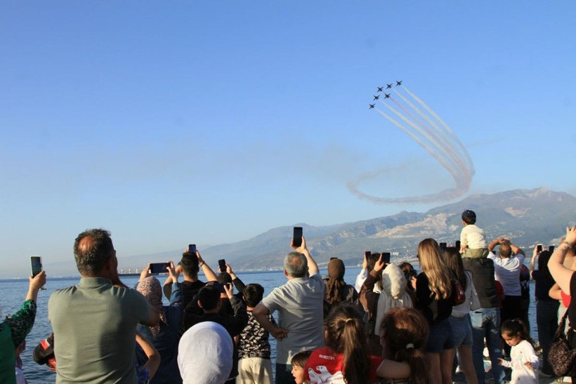 Türk Yıldızları'nın gösterisi nefes kesti - Resim: 3