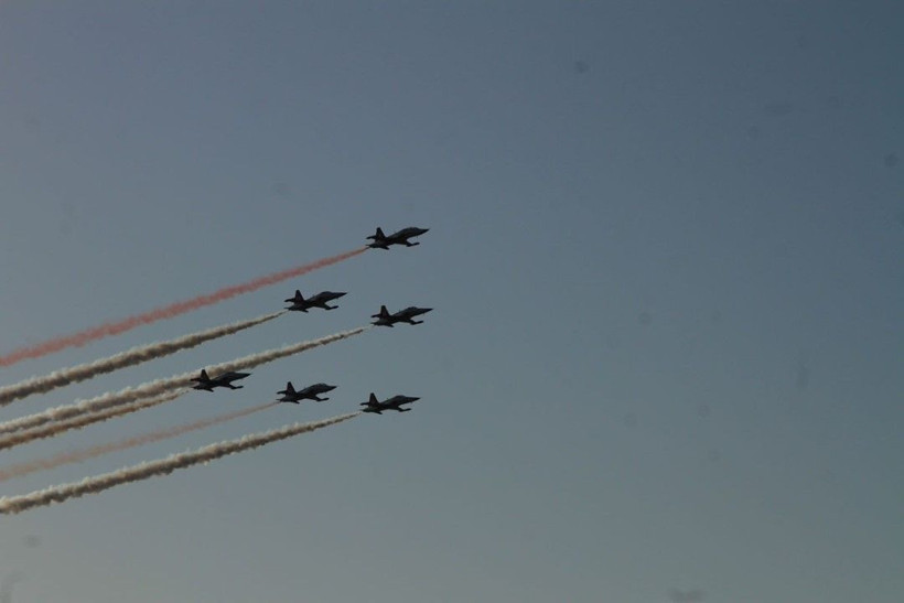 Türk Yıldızları'nın gösterisi nefes kesti - Resim: 5