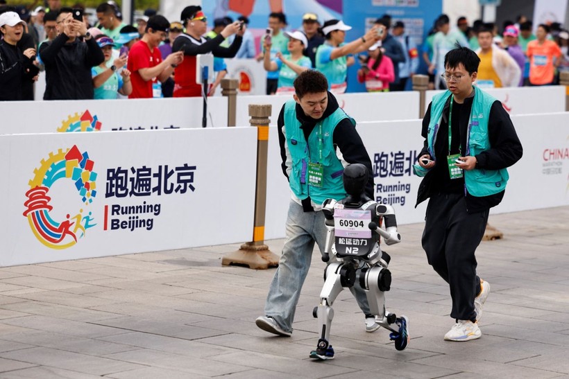 Dünyada bir ilk... Çin'in robot devriminden 'maraton şov' - Resim: 2
