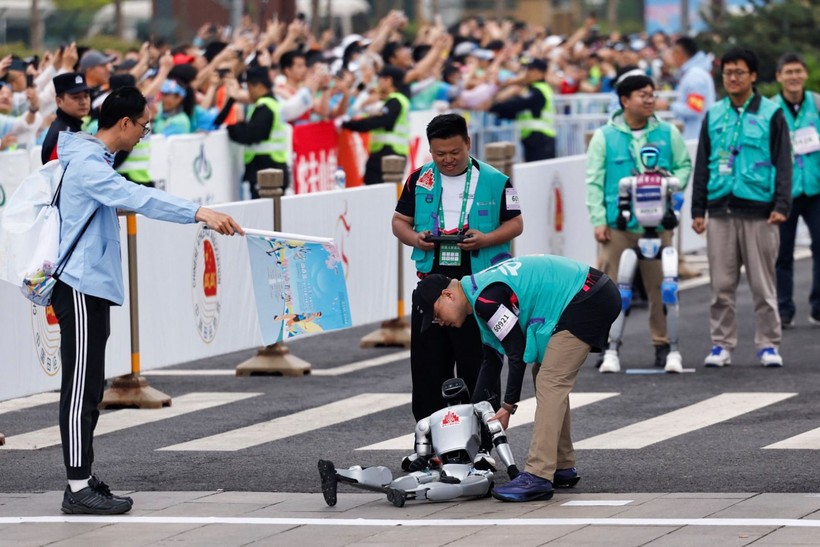 Dünyada bir ilk... Çin'in robot devriminden 'maraton şov' - Resim: 4