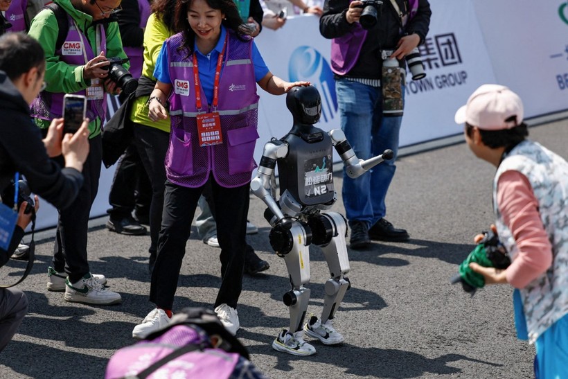 Dünyada bir ilk... Çin'in robot devriminden 'maraton şov' - Resim: 7