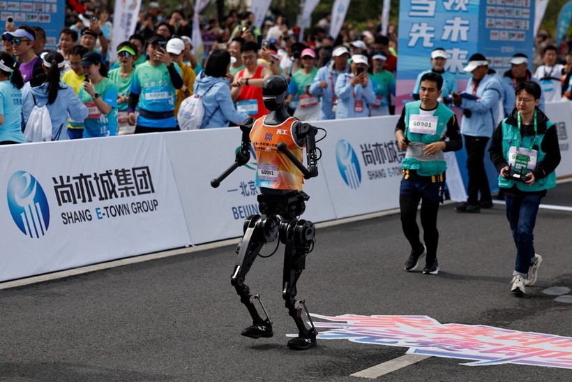 Dünyada bir ilk... Çin'in robot devriminden 'maraton şov' - Resim: 9