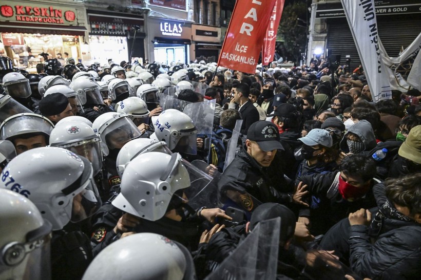 CHP'ye yasak İHH'ya serbest - Resim: 3