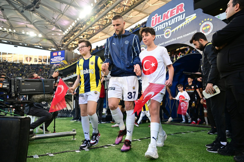 Fenerbahçe'den 23 Nisan'a özel jestler: Çocuklar unutulmadı - Resim : 2